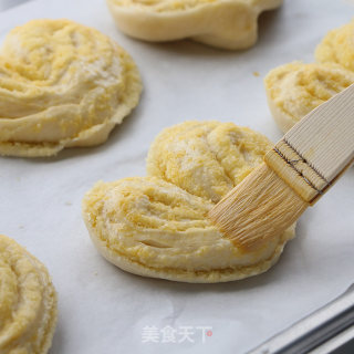 daogrs七夕甜蜜浪漫表白——心形椰蓉面包的做法步骤：15