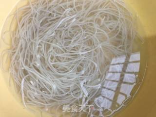 酸辣干拌粉丝的做法步骤：1