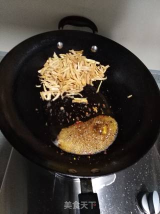 鱿鱼丝炒肉的做法步骤：4