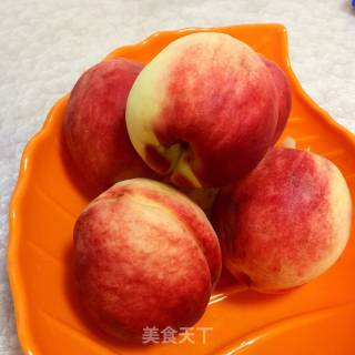 冰糖水蜜桃的做法步骤：1