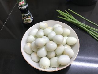 葱油鹌鹑蛋的做法步骤：2