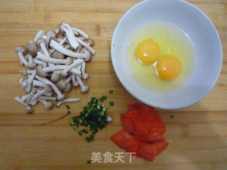 蟹味菇滑蛋的做法步骤：2