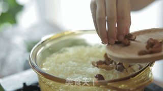 【小森妈妈菜谱】养颜银耳羹的做法步骤：7