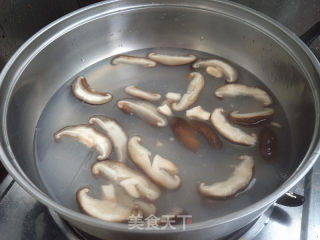 鱼香鱿鱼豆腐的做法步骤：4