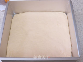 外酥内软果香滴。【黄桃香酥面包】的做法步骤：11