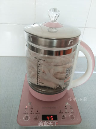猪蹄鸡爪花生汤的做法步骤：4