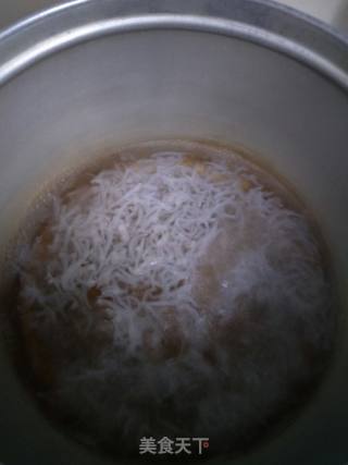 银鱼香葱蛋饼的做法步骤：1