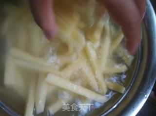 自制炸薯条的做法步骤：3