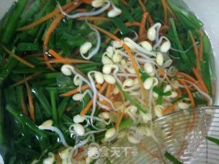 韭香豆芽的做法步骤：3