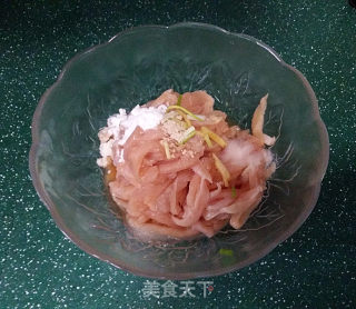 小炒鸡胸肉的做法步骤：4