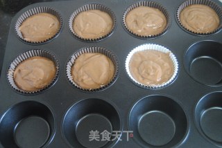 巧克力杯子蛋糕的做法步骤：8