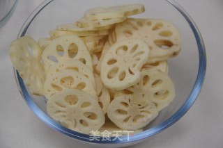 家宴拿手好菜——香炸藕盒的做法步骤：1
