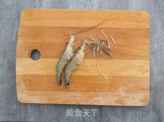 烤箱食谱之蒜蓉粉丝蒸虾的做法步骤：2