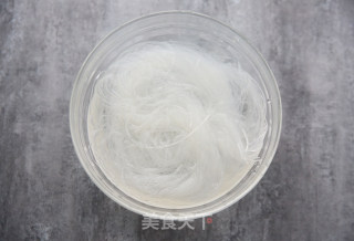烤箱食谱之蒜蓉粉丝蒸虾的做法步骤：4