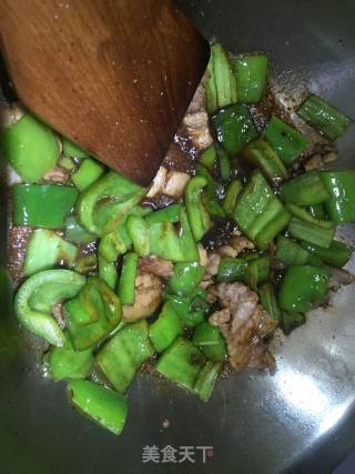 辣椒炒肉的做法步骤：4
