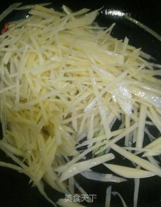 酸辣土豆丝 生活中必备的家常菜 简单又好吃的做法步骤：5