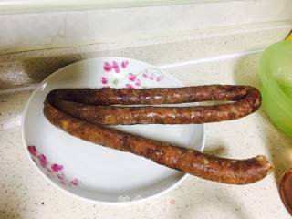 ????风干肠玉米馅包子????的做法步骤：1