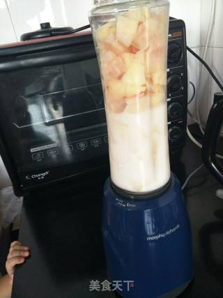 甜蜜七夕之蜜桃雪梨酸奶汁的做法步骤：5