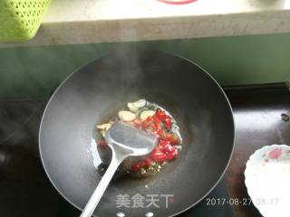 豇豆炒肉的做法步骤：2