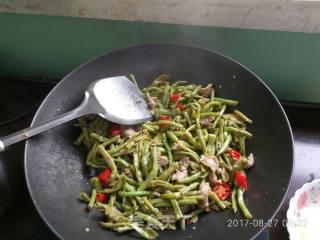 豇豆炒肉的做法步骤：6