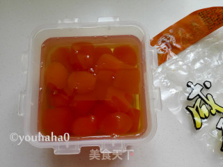 广式蛋黄月饼的做法步骤：1