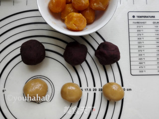 广式蛋黄月饼的做法步骤：7