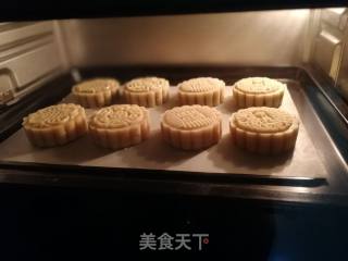 广式月饼的做法步骤：7