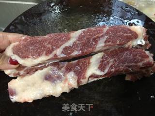 土豆焖排骨的做法步骤：1