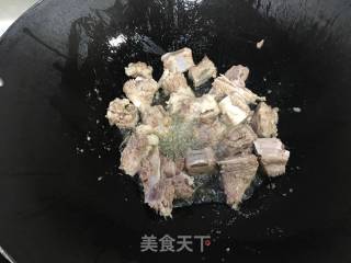 土豆焖排骨的做法步骤：4