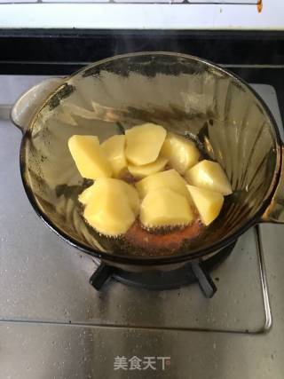 咖喱土豆牛肉的做法步骤：1