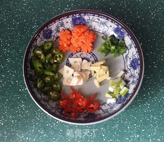 西兰花拌冻奶芙奶酪的做法步骤：4