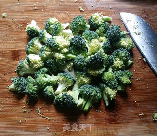 西兰花拌冻奶芙奶酪的做法步骤：5