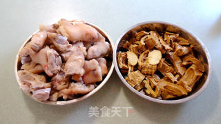 笋干焖猪蹄的做法步骤：2