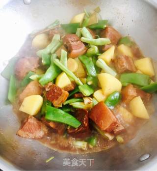 土豆豆角炖红烧肉的做法步骤：8