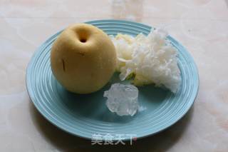 冰糖雪梨的做法步骤：1