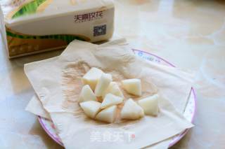 冰糖雪梨的做法步骤：2