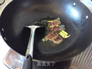 腊肉片炒花菜的做法步骤：2