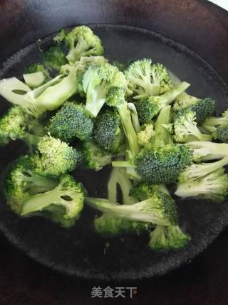 西兰花番茄沙拉的做法步骤：4