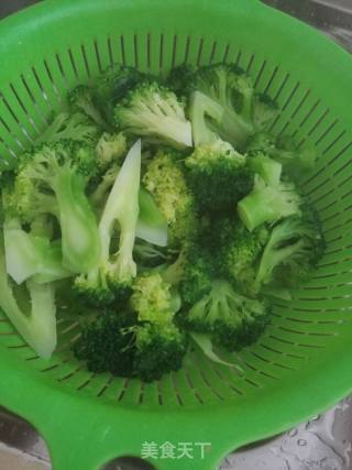 西兰花番茄沙拉的做法步骤：5