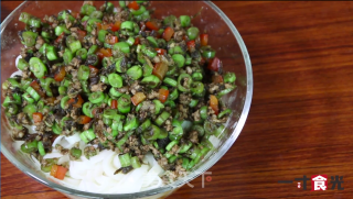 橄榄菜四季豆拌面的做法步骤：7
