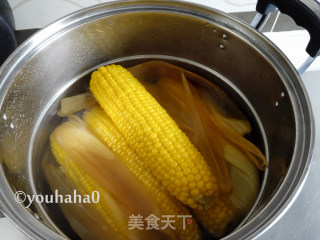 清甜煮玉米的做法步骤：4