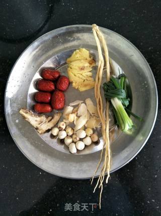 黄鳝土鸡汤的做法步骤：3