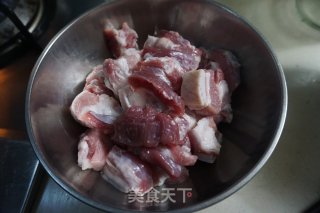 红烧肉烧胡萝卜的做法步骤：5