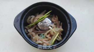 沙拉汁拌皮冻的做法步骤：9