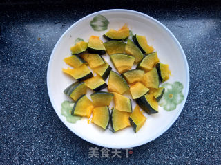 冰虾焗南瓜的做法步骤：2