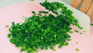 韭菜香干炒藜麦饭的做法步骤：2