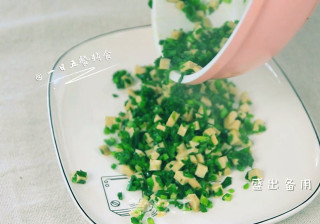 韭菜香干炒藜麦饭的做法步骤：5