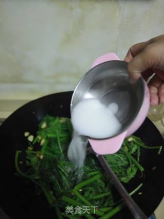 清炒南瓜苗的做法步骤：8