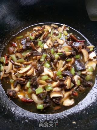 香菇牛肉面的做法步骤：9