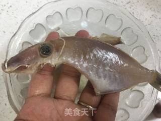 剥皮鱼的做法步骤：2